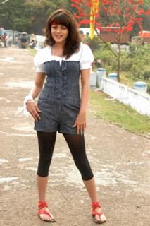 Sneha Ullal feet photo 7