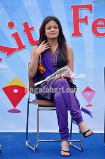 Sneha Ullal feet photo 13