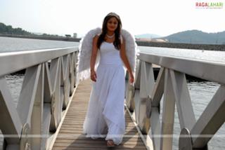 Sneha Ullal feet photo 9
