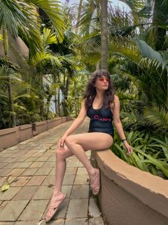 Sneha Ullal feet photo 5