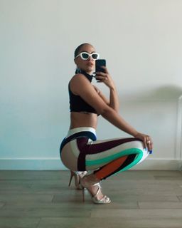 Snoh Aalegra feet photo 9