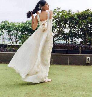 Sobhita Dhulipala feet photo 9