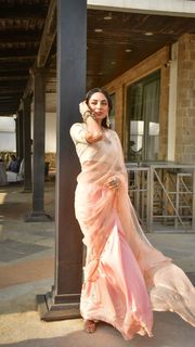 Sobhita Dhulipala feet photo 9