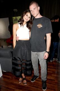 Sofia Black-D'Elia feet photo thumbnail