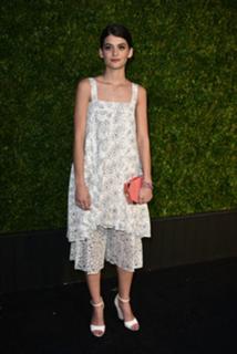 Sofia Black-D'Elia feet photo thumbnail