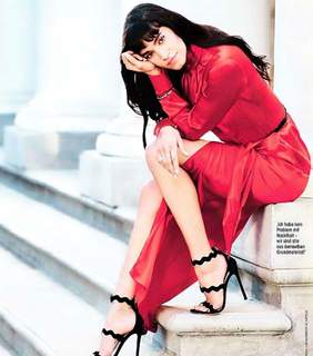 Sofia Boutella feet photo thumbnail