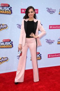 Sofia Carson feet photo thumbnail