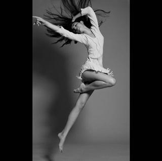 Sofia Carson feet photo thumbnail