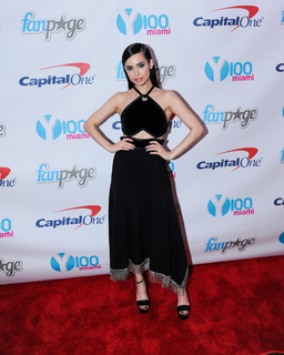 Sofia Carson feet photo thumbnail