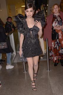Sofia Carson feet photo thumbnail
