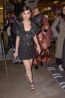 Sofia Carson feet photo thumbnail