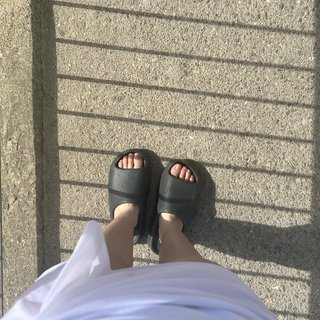 Sofia Espanha feet photo thumbnail