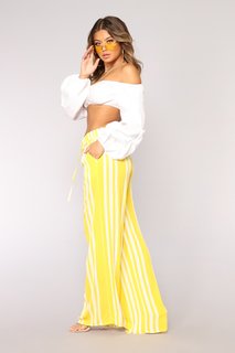 Sofia Jamora feet photo 5