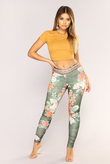 Sofia Jamora feet photo 15