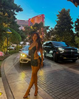 Sofia Jamora feet photo 13