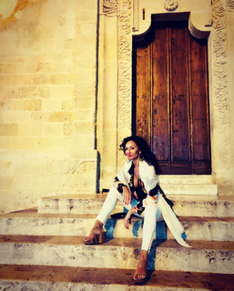 Sofia Milos feet photo thumbnail