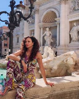 Sofia Milos feet photo thumbnail