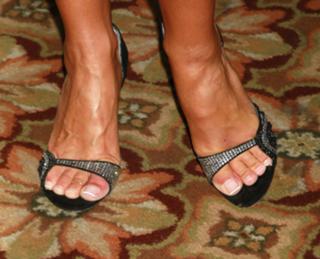 Sofia Milos feet photo thumbnail