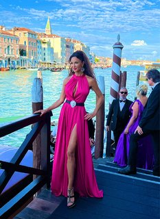 Sofia Milos feet photo thumbnail