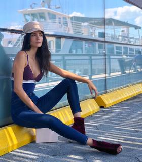 Sofia Resing feet photo 2