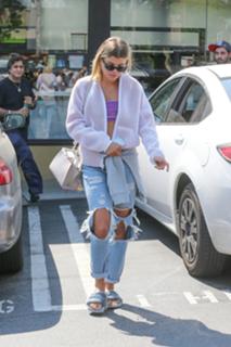 Sofia Richie feet photo thumbnail