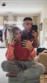 Sofia Richie feet photo thumbnail