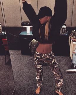 Sofia Richie feet photo thumbnail