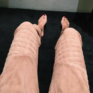 Sofia Richie feet photo thumbnail