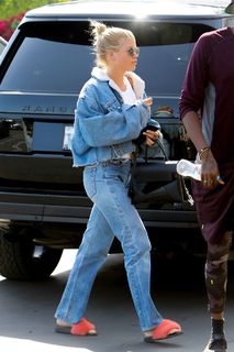 Sofia Richie feet photo thumbnail