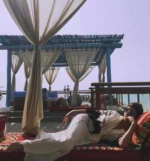 Sofia Richie feet photo thumbnail