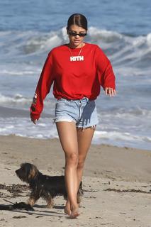 Sofia Richie feet photo thumbnail