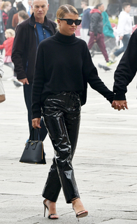 Sofia Richie feet photo thumbnail
