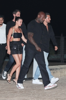 Sofia Richie feet photo thumbnail