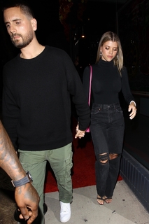 Sofia Richie feet photo thumbnail