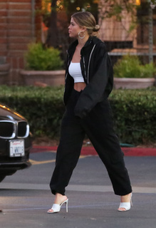 Sofia Richie feet photo thumbnail