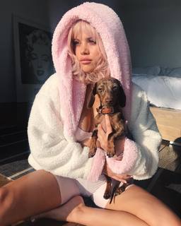 Sofia Richie feet photo thumbnail