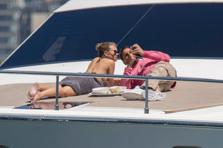 Sofia Richie feet photo thumbnail
