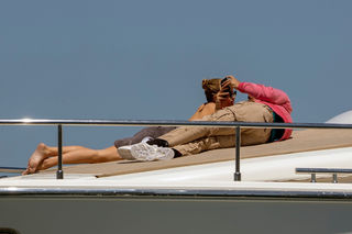 Sofia Richie feet photo thumbnail