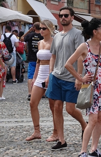 Sofia Richie feet photo thumbnail