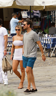 Sofia Richie feet photo thumbnail