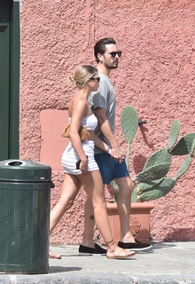 Sofia Richie feet photo thumbnail