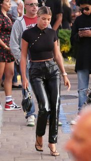 Sofia Richie feet photo thumbnail