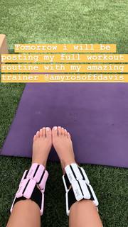 Sofia Richie feet photo thumbnail
