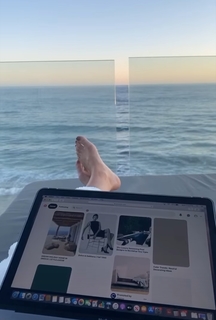Sofia Richie feet photo thumbnail