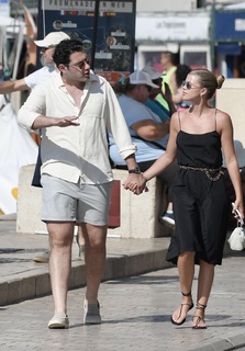 Sofia Richie feet photo thumbnail