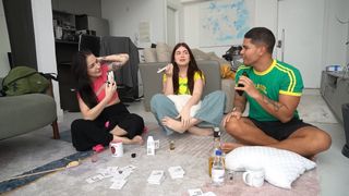 Sofia Santino feet photo thumbnail