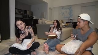 Sofia Santino feet photo thumbnail