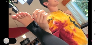 Sofie Dossi feet photo thumbnail