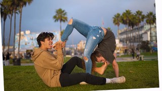 Sofie Dossi feet photo thumbnail