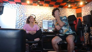 Sofie Dossi feet photo thumbnail